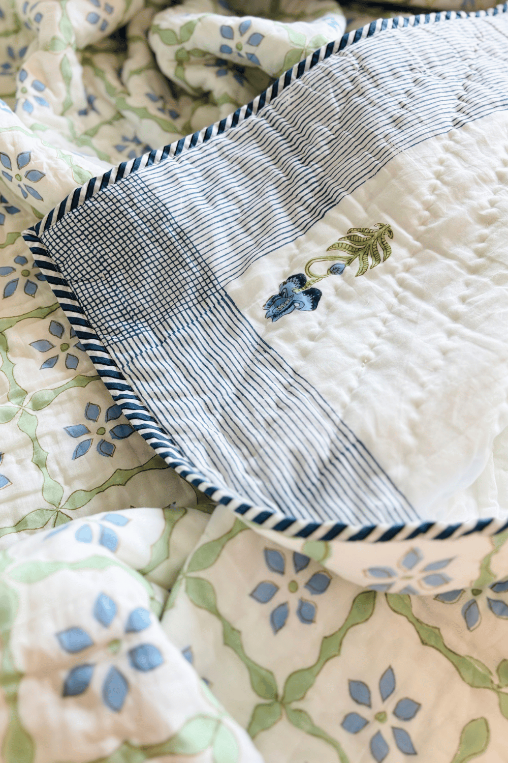 Azure Trellis Handblock Printed Reversible Mulmul Cotton Quilt Double
