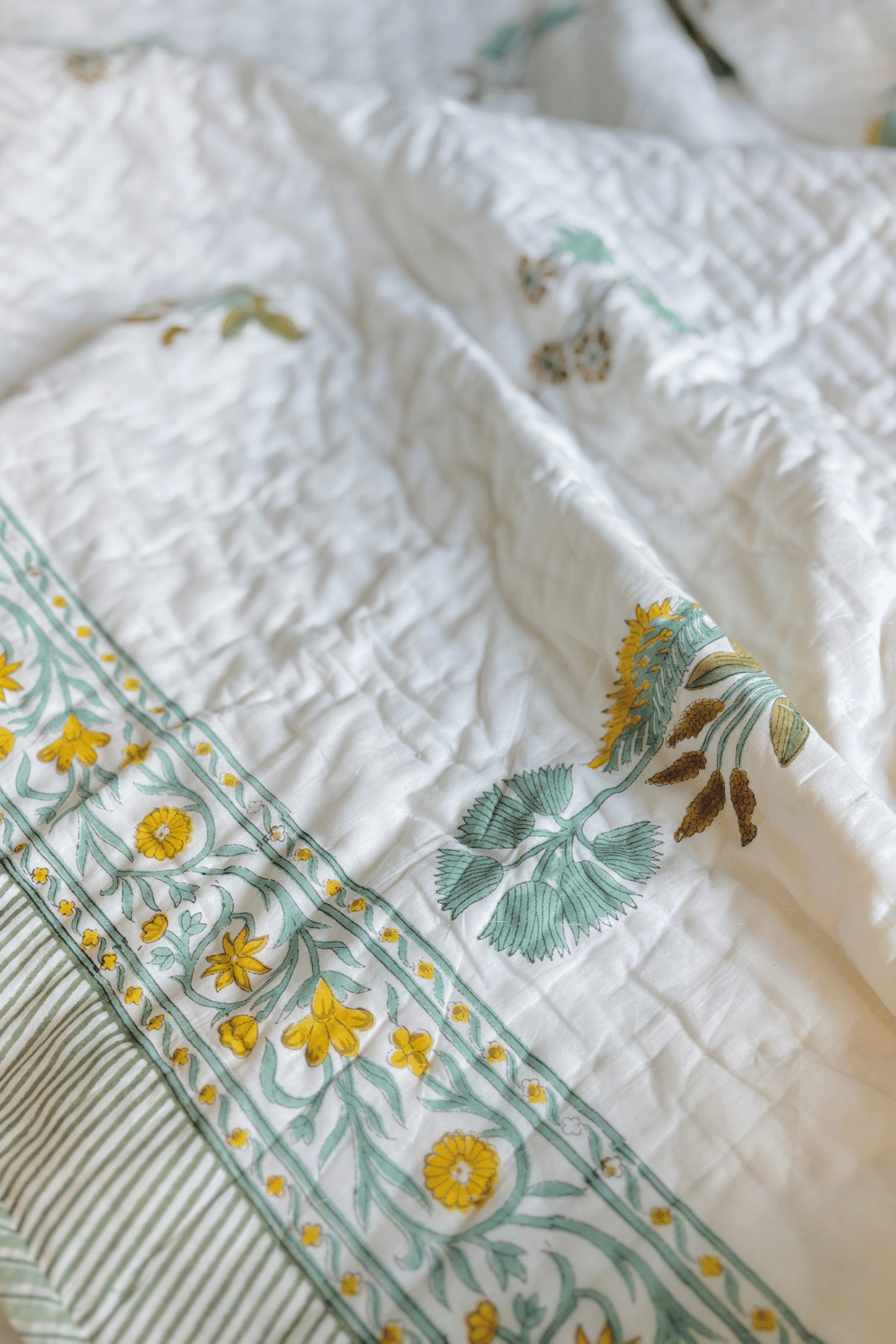 Ivory Botanica Handblock Printed Reversible Mulmul Cotton Quilt Double