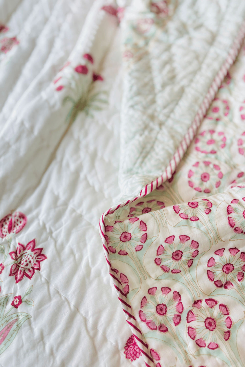 Vanilla Bloom Handblock Printed Reversible Mulmul Cotton Quilt Single
