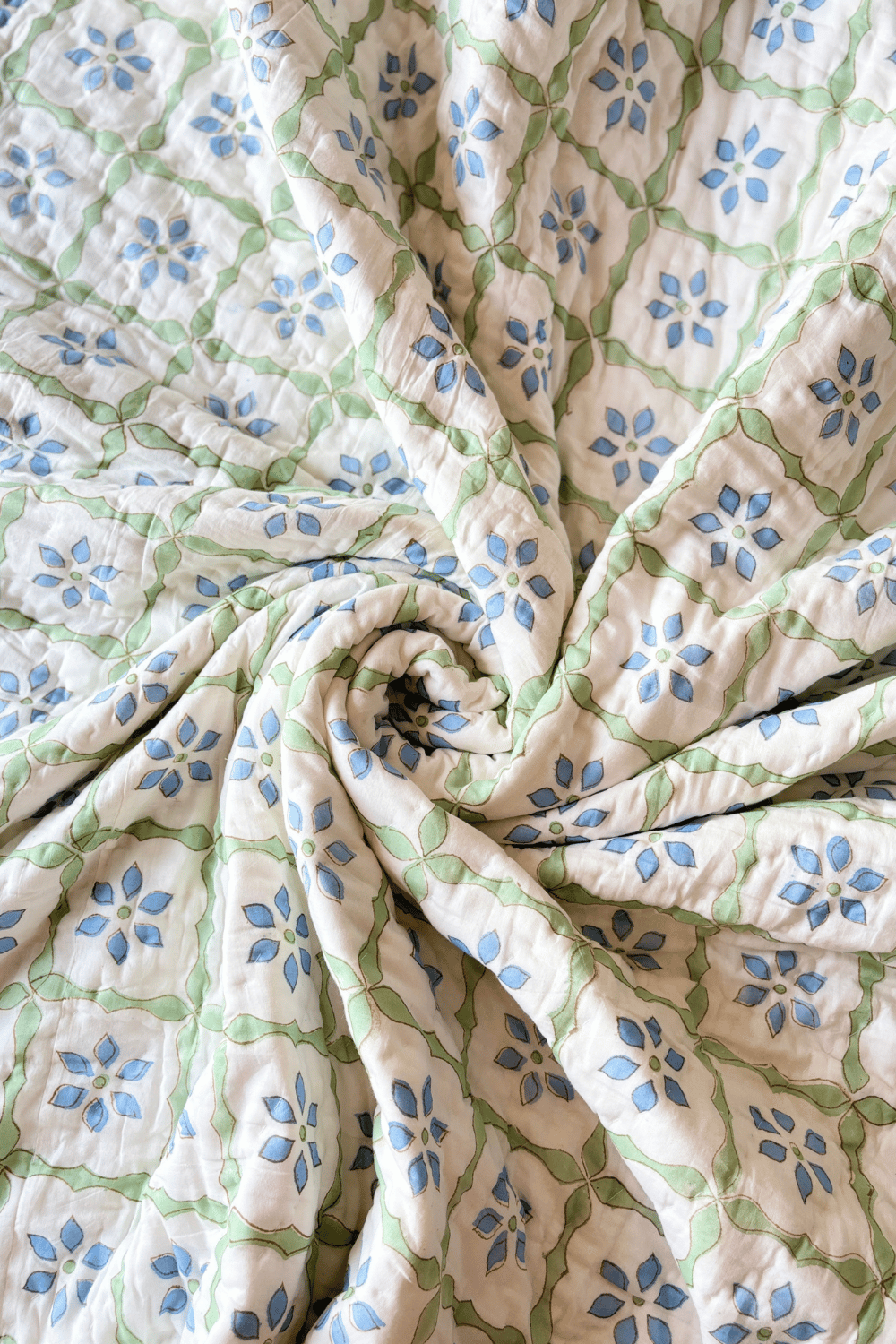 Azure Trellis Handblock Printed Reversible Mulmul Cotton Quilt Double